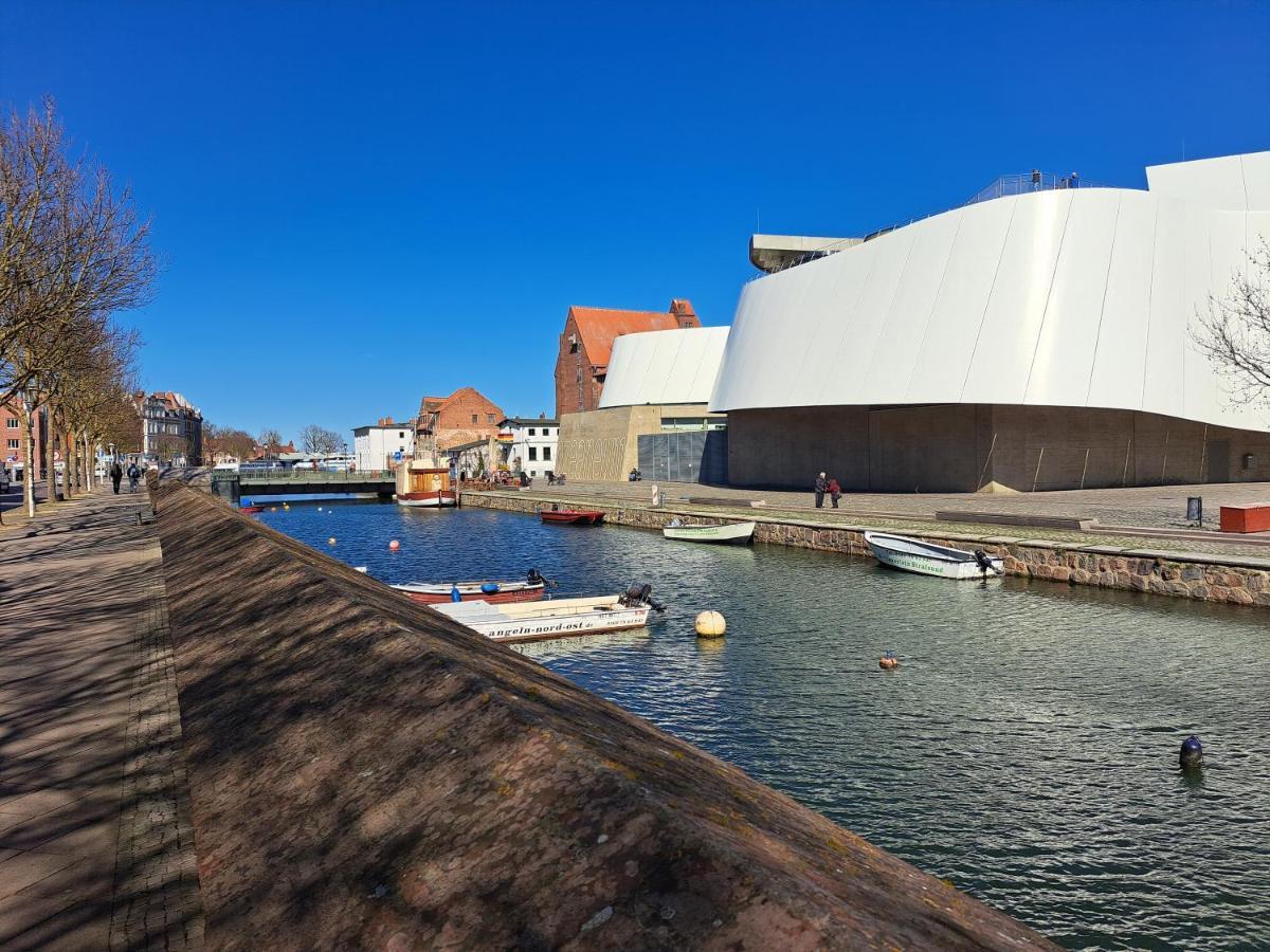 Schlafen Im Hafen Stralsund Apartment Exterior photo